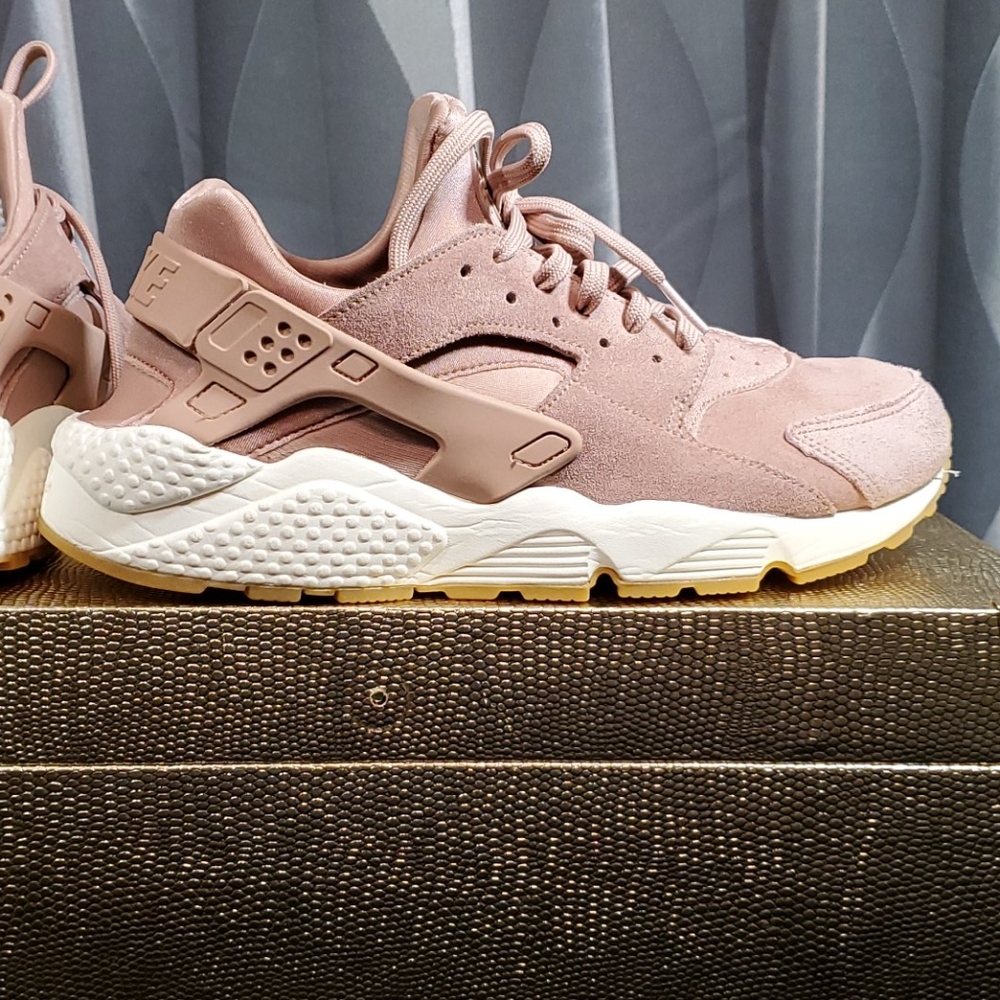 Nike Huarache Women's 11